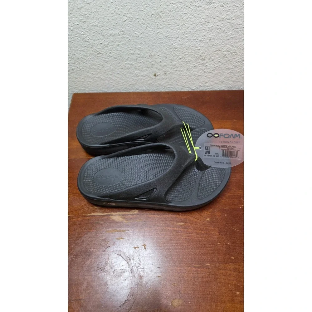 NEW Oofos OOriginal Sandal‎ Unisex M3 W5 Black Recovery Flip Flop OOfoam 1000